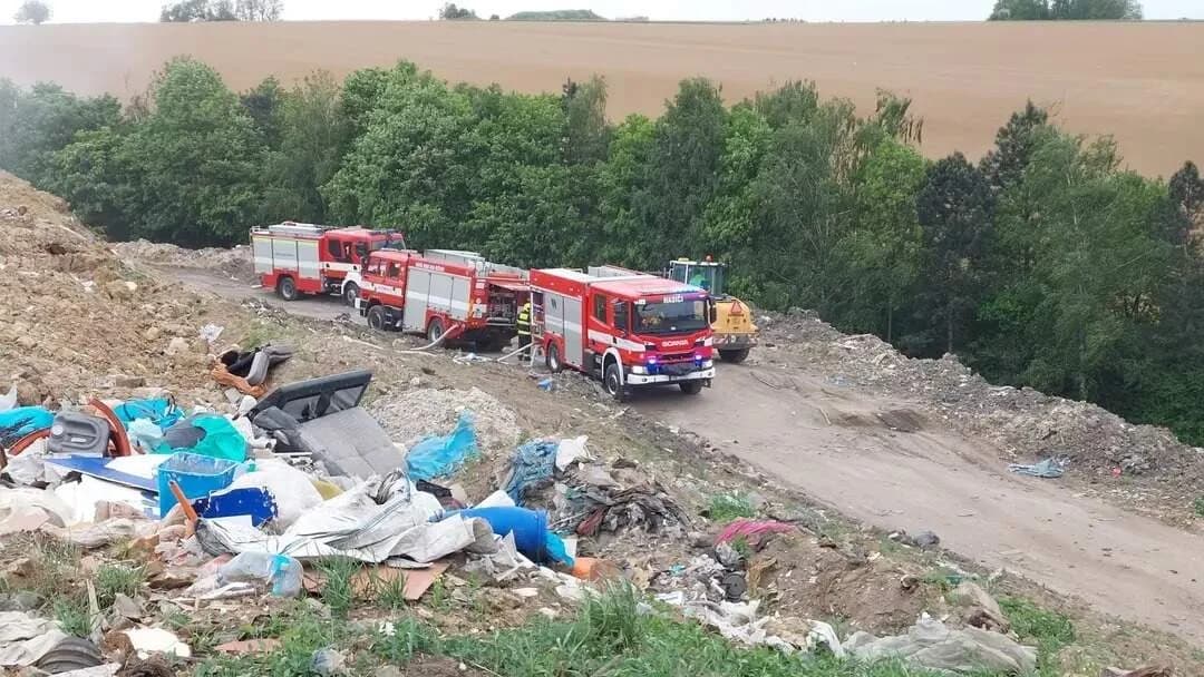 Požár skládky, Hradčany 5.5.2025