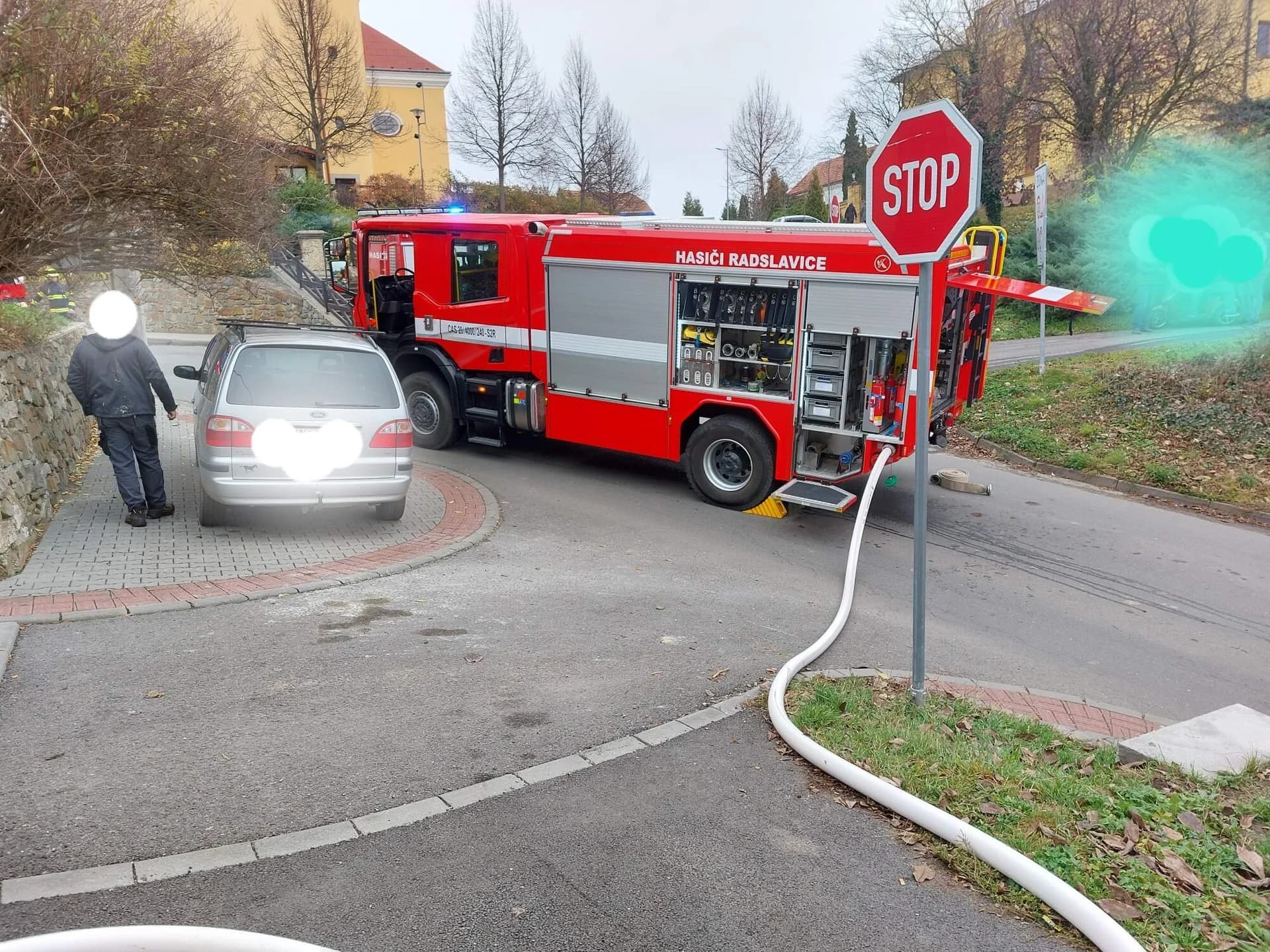 Požár nízké budovy Pavlovice u Přerova, hoří dílna, součást domu 13.11.2025
